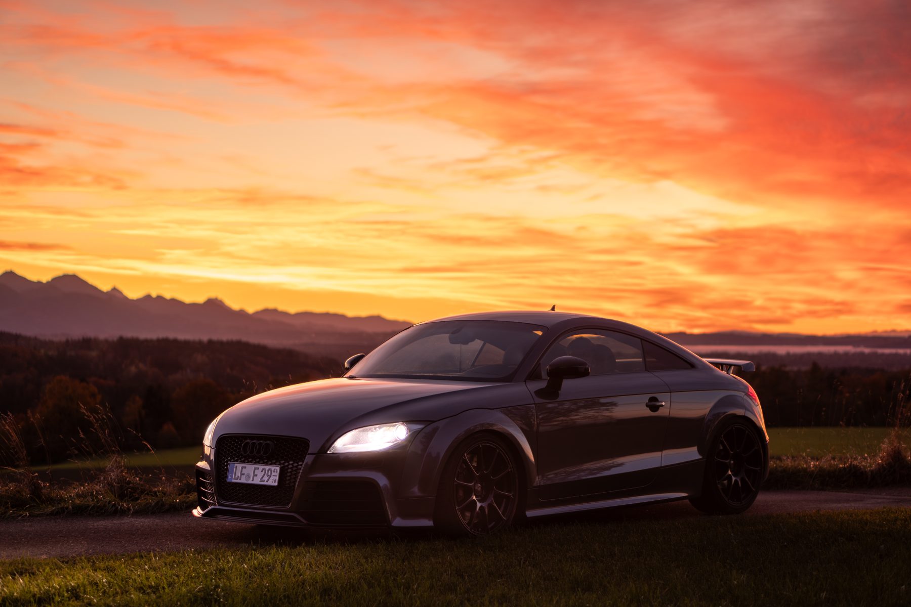 Audi TT RS im Sonnenuntergang